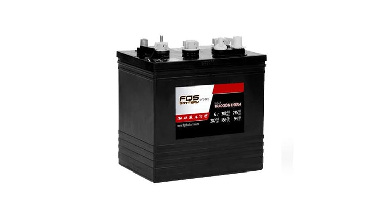 Batería FQ6-FS-T105 de la gama de Tracción Ligera de FQS Battery, con tecnología Flooded de Ácido Libre.