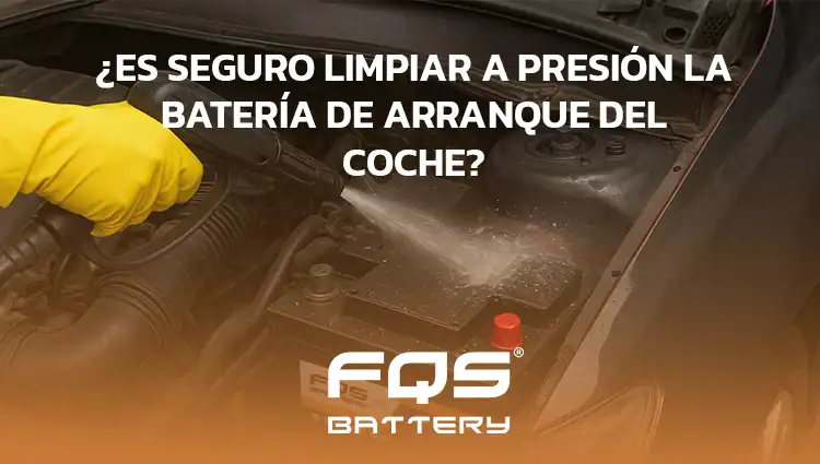 Pode-se limpar a bateria do carro com água a pressão? Na FQS Battery não o recomendamos: o uso de água a pressão sob o capô pode causar curto-circuitos, falhas em sensores, oxidação e avarias em componentes como o alternador, bobinas, ECU ou fusíveis. Descubra como limpar e proteger a bateria de arranque de forma segura.